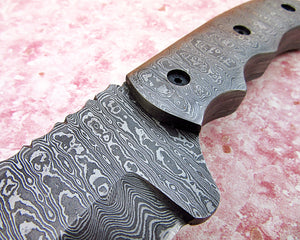 TR-31 Custom Handmade Full Tang Damascus Steel Tracker Knife